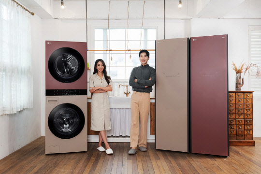 신규 컬러가 적용된 LG 오브제컬렉션 스타일러 및 워시타워. <LG전자 제공>